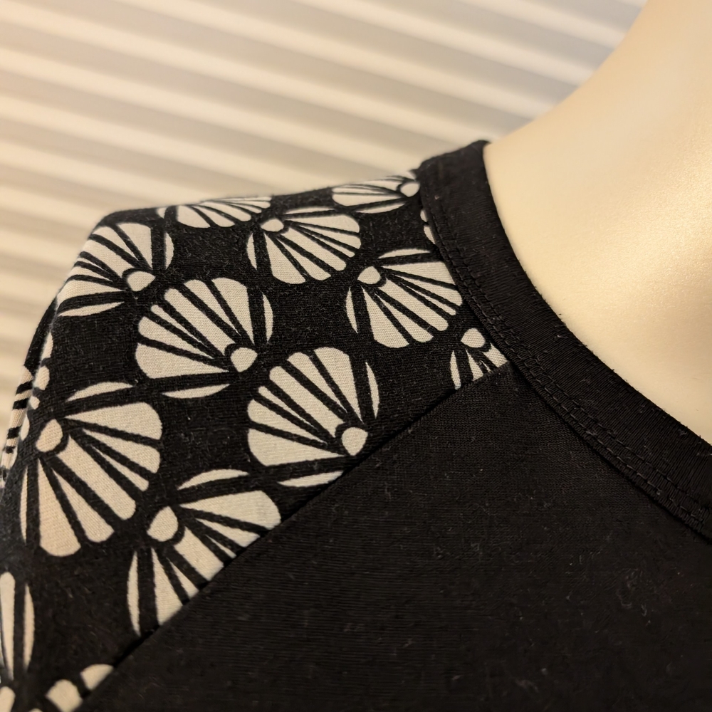LuLaRoe Black and White Graphic Short Sleeve Tee